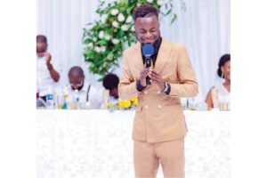 COMEDIAN TURNING REAL-LIFE EXPERIENCES INTO COMEDY GOLD