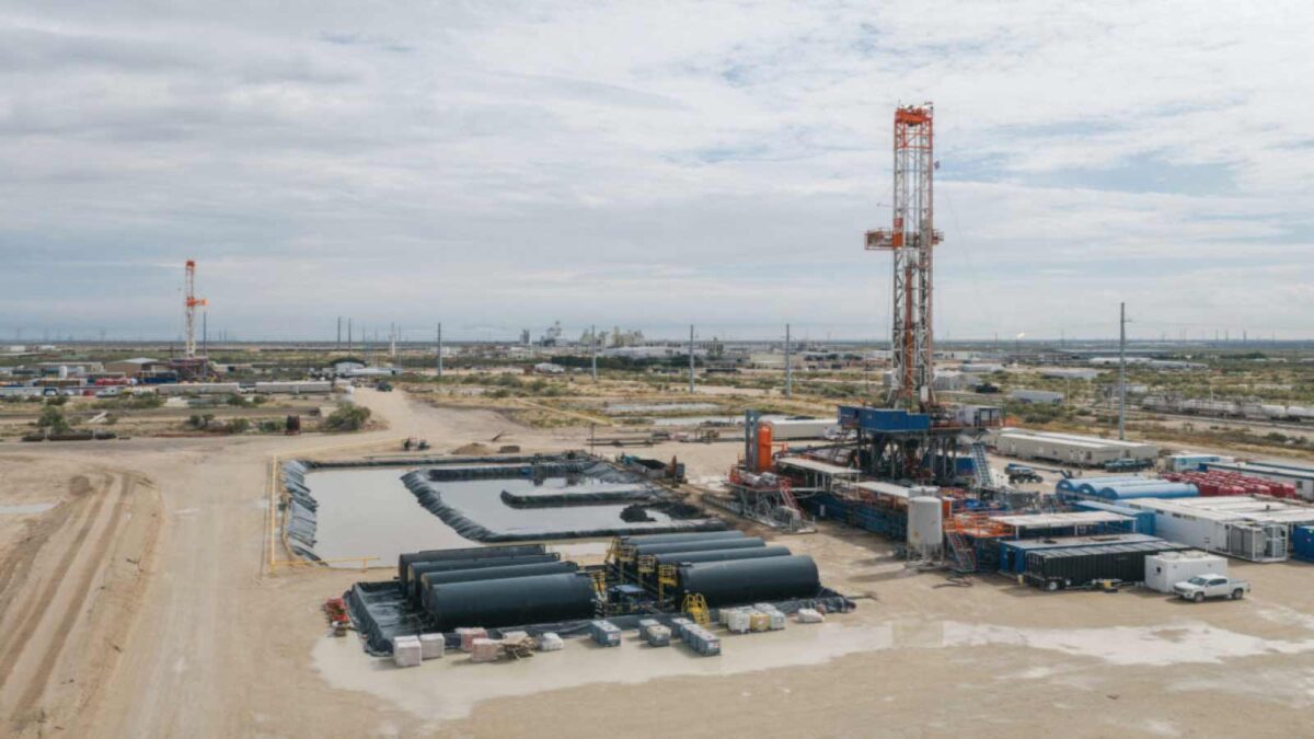 Oil edges higher as Hormuz ship attacks threaten crude shipments