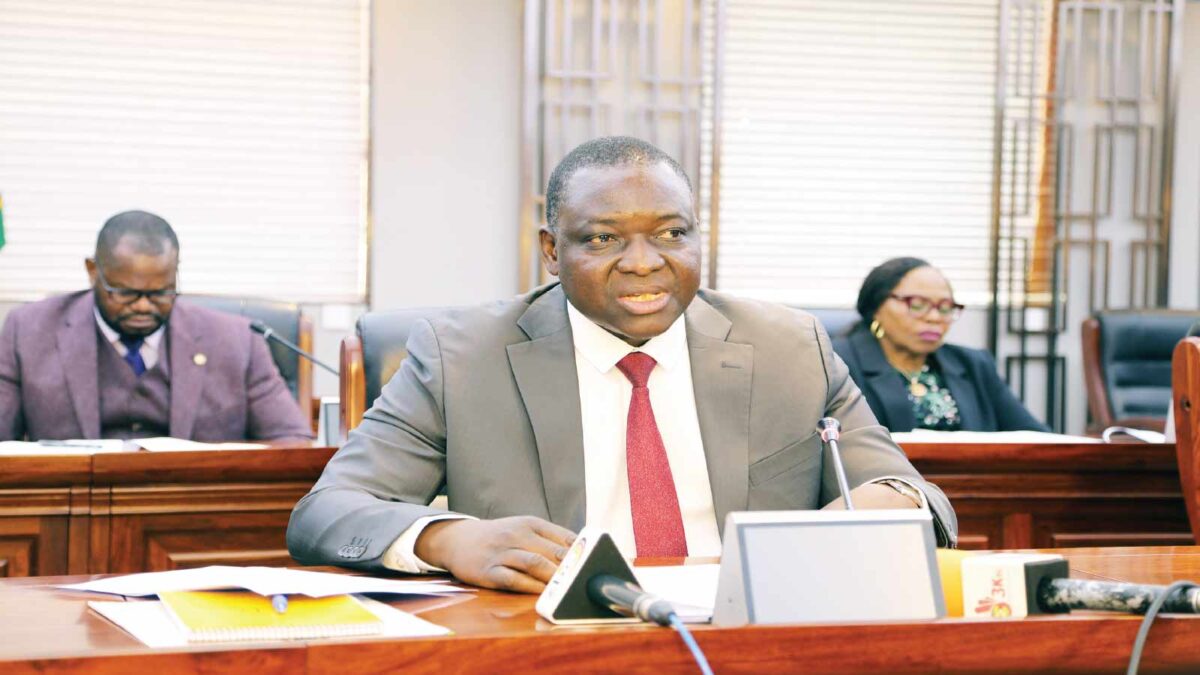 FOREIGN AVIATION EXPERTS TO ASSIST PROBE INTO CHIVAYO HELICOPTER CRASH