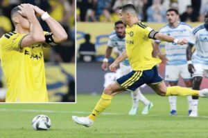 Ronaldo blazes penalty wide