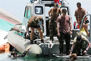 SA divers search for more bodies
