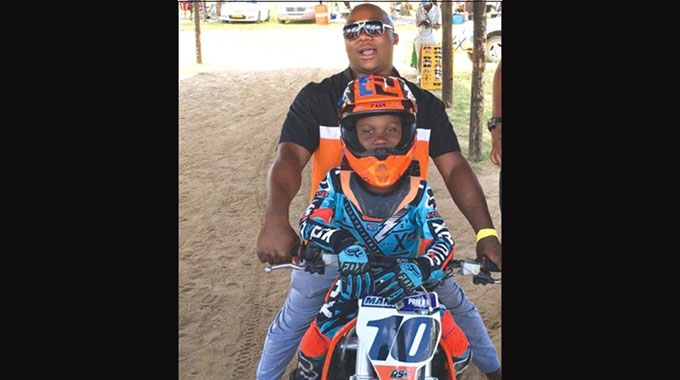 Kakomana kanetsa ne’motor-cross’