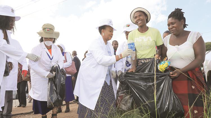 First Lady leads Mazowe clean-up