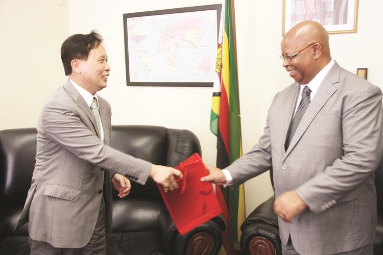 Zim, S. Korea moot parly forum