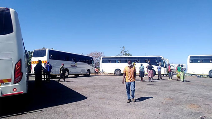 Zupco distributes buses in Mash West