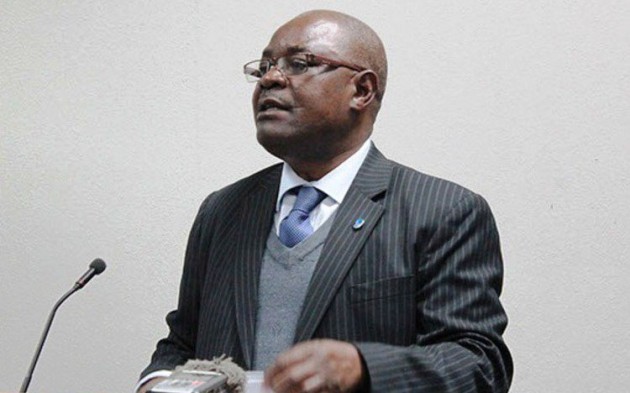 John Chikura.