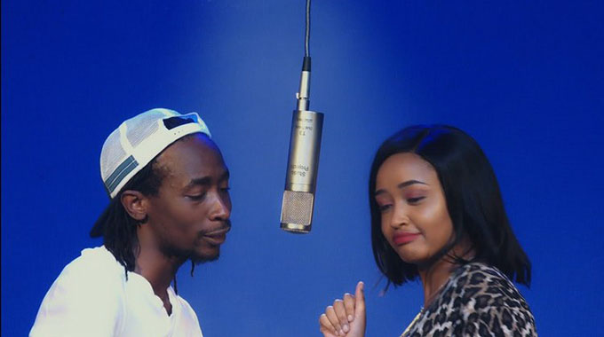Poptain dates Anita in SA gig