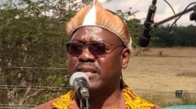Govt to extend grants to artists