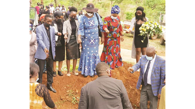 Journalist Munyaka laid to rest