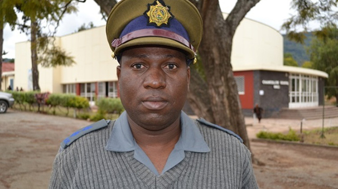 Majekiseni a ‘prophet’ Auraya vakadzi vaviri