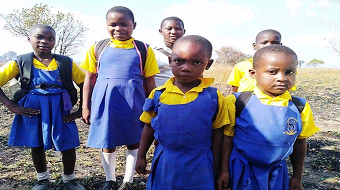Vanasikana vopinzwa chikoro