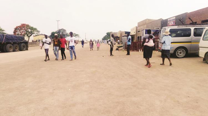 ‘Kuno hatipfeke mamasiki semi’‘. . . hameno kuHarare kwenyu’