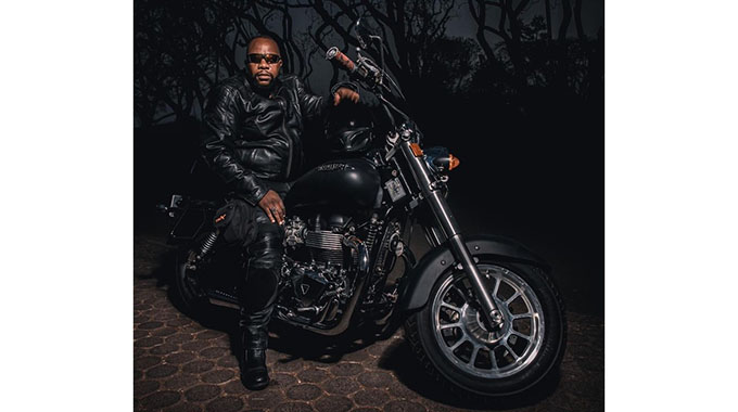 On wheels with daring bikers