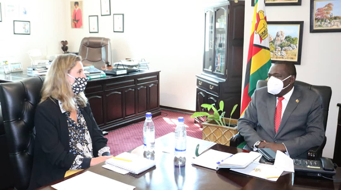 UK scales up cooperation with Zim ahead of Brexit