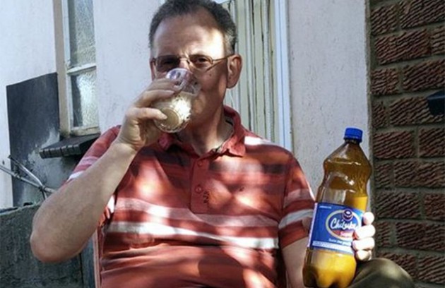 Frank enjoys a true taste of Zimbabwe during a visit to Chitungwiza last year