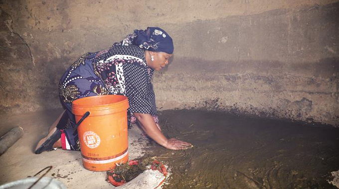 First Lady gives the elderly in Chachacha a treat
