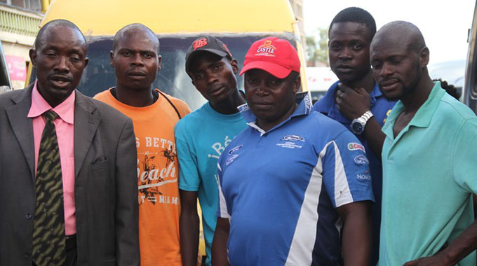 Tiri kushandira mapurisa: hwindi…‘Vanoda $2 800 pakombi’…Regai tivaongorore: ZRP