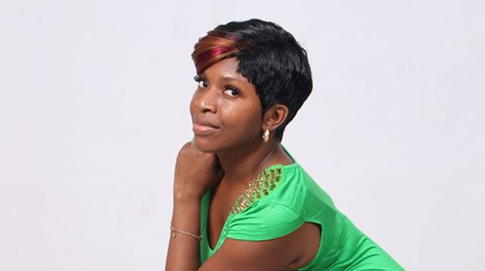 Almasi presents all-female play