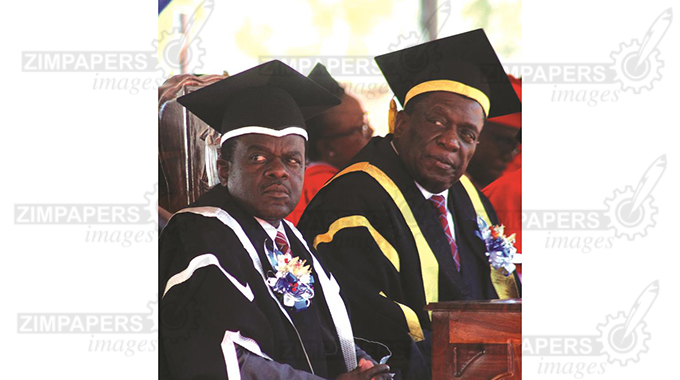 3 927 graduate at UZ