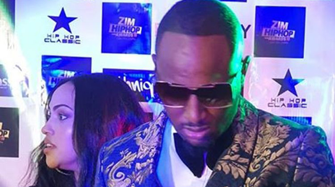 Of Mudiwa, Stunner fashion war at Hip-hop awards