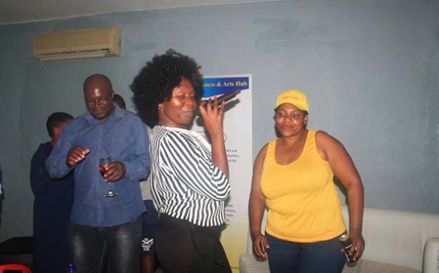 Edith WeUtonga (centre) in action at last Sunday’s Zibah function