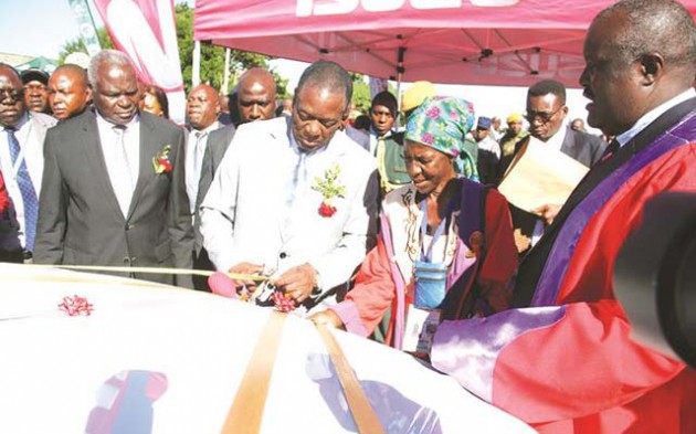 President Mnangagwa presents chiefs with vehicles after the Chiefs meeting at the zanu-pf Convention Centre in Gweru recently