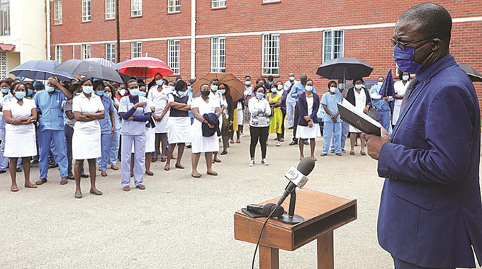 Nurses, doctors should put saving lives before money