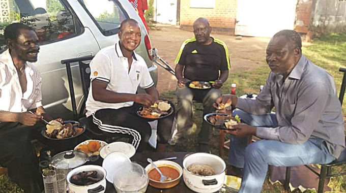 King Kalu honoured, Peter ignored • Zambians show how sports heroes should be treated