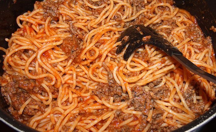 Spaghetti ine minzi
