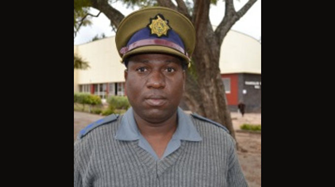 Vaida kudya mwana masikati machena