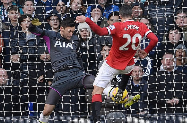 Lloris keeps out van Persie, Falcao
