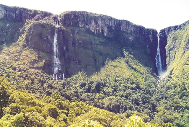 Ululating for muroora in the Honde Valley
