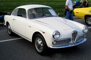 The original Giulietta engine produced a power output of 62hp (46 kW) in the sedan and 80hp (60 kW) in the Giulietta Sprint. The new Giulietta (right) undercuts its key rivals on price, its value for money. Average fuel economy and carbon emissions are also competitive no matter which version you choose