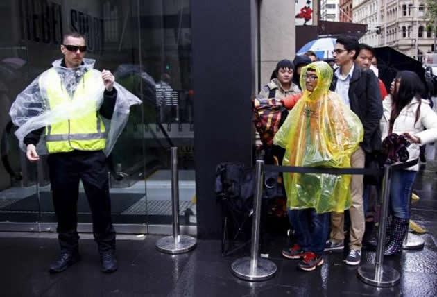New iPhone 6S hits stores in Sydney