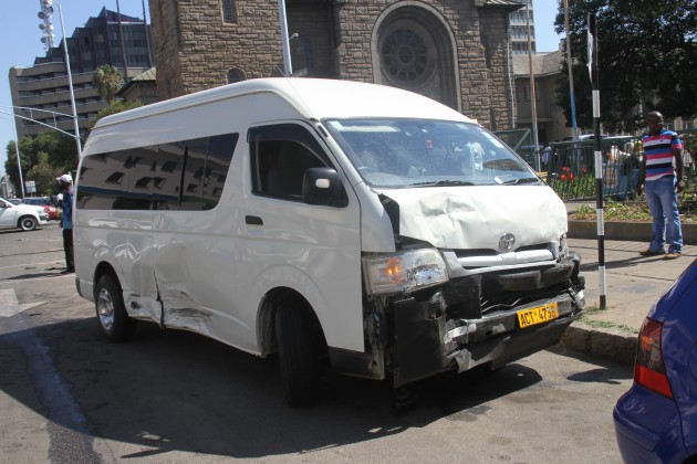Accident along Nelson Mandela and Second street which which invovled  three vehicles after a Quantum crosseda red robot_0681 (2)