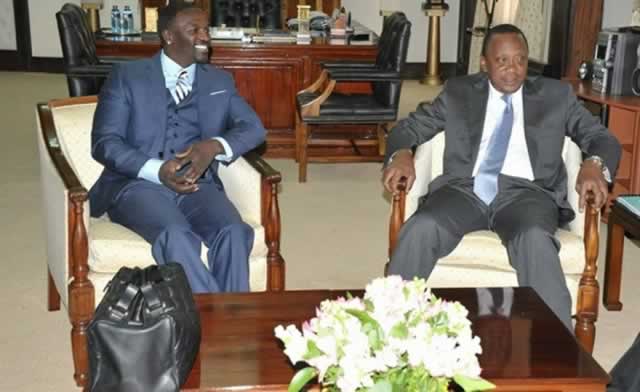 President Kenyatta (right) and Akon at State House