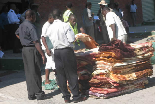 Looting reigns at Zimra auctions