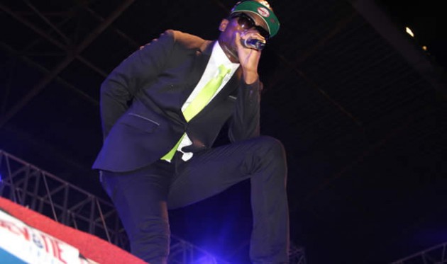 Busy Signal on stage at Glamis