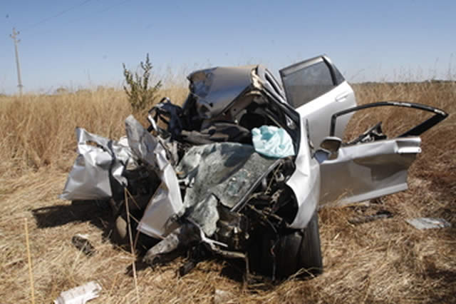 Chronicle business editor dies in crash