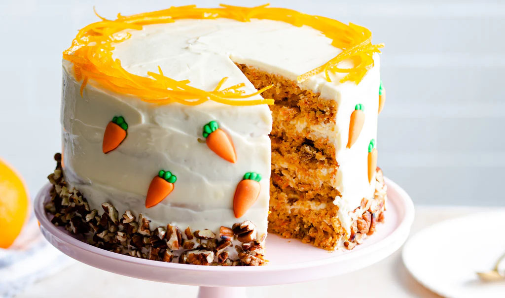 Let’s enjoy delicious homemade carrot cake!
