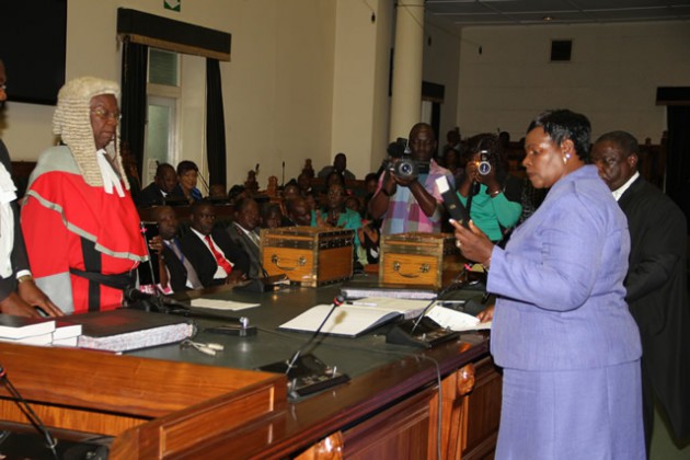 Chief Justice Godfrey Chidyausiku swears in Mabel Chinomona as deputy speaker of parliament