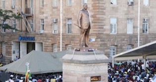 DR NKOMO STATUE 2