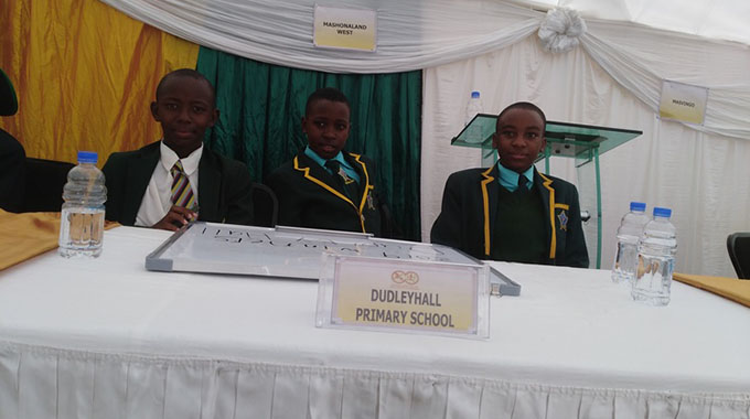 Dudley Hall hutu nemukombe