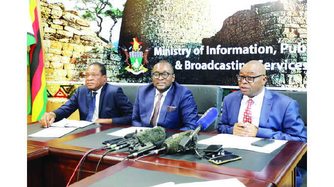 Govt meets media to tackle topical issues
