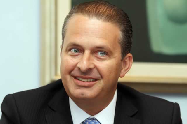 Presidential candidate killed in plane crash
