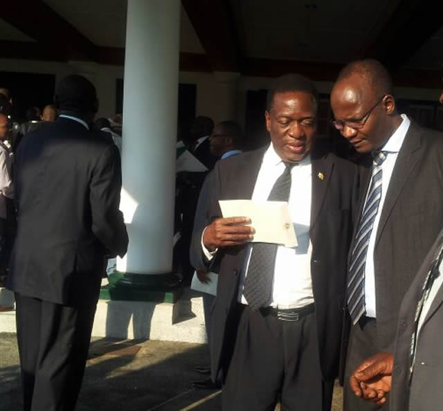 Prof Jonathan Moyo chats to Cde Emmerson Mnangagwa