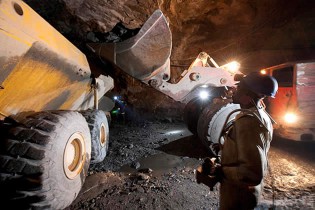 Mwana Africa’s Zimbabwe subsidiaries registered contrasting fortunes during the quarter ended December 31, 2013