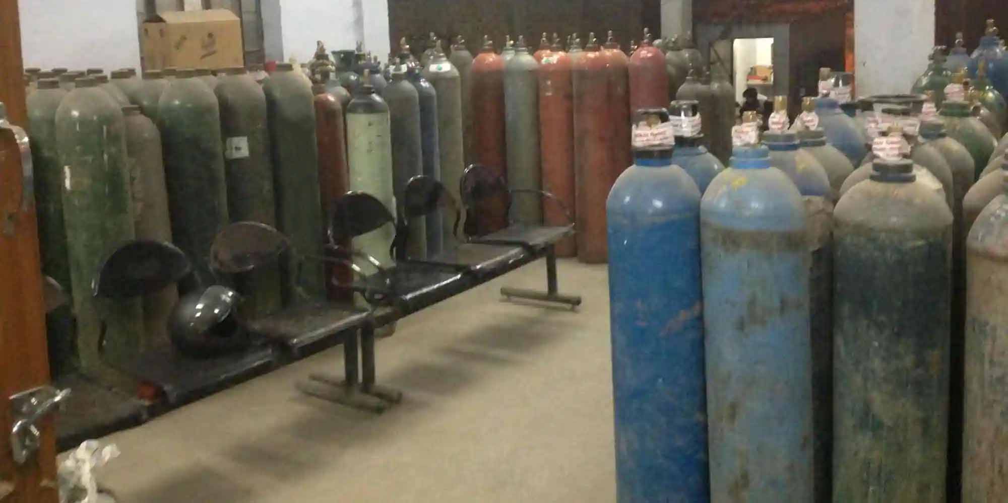 NEW: Reg flag over unsafe gas cylinders