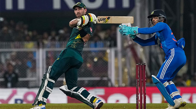 Glenn Maxwell mayhem keeps Australia alive