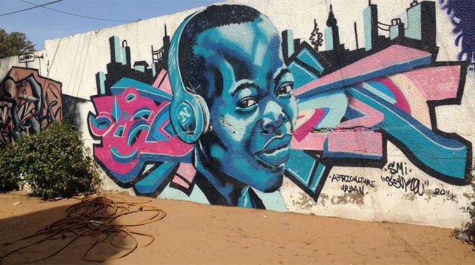 Dakar graffiti school gives youth new form of expression